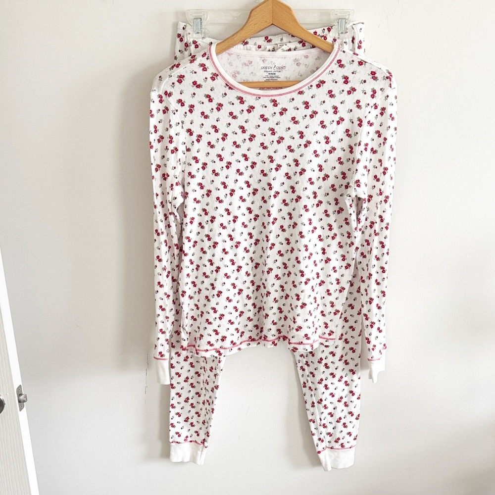 Poppy & Clay organic cotton white and red floral pajama set top and bottom sz M